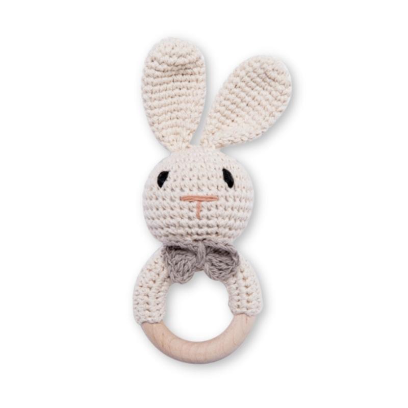 Lapin - Hochet en tricot avec anneau en bois