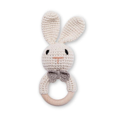 Lapin - Hochet en tricot avec anneau en bois
